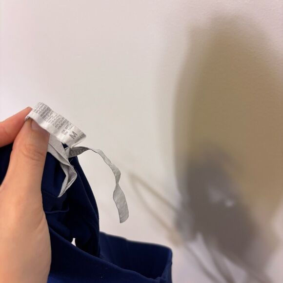 Fabletics Blue Twist Front Criss Cross Back Sports Bra Size Medium - Picture 6 of 6